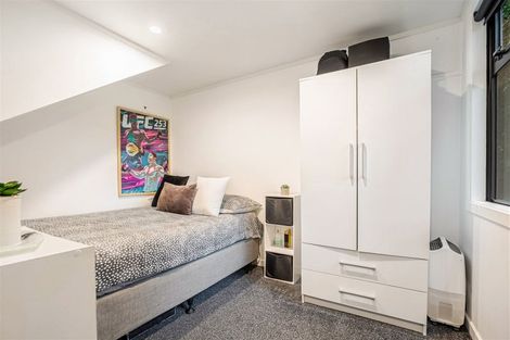 Photo of property in 6 Tawari Road, Henderson Valley, Auckland, 0612