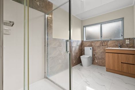 Photo of property in 5 Lendenfeld Drive, Papatoetoe, Auckland, 2025