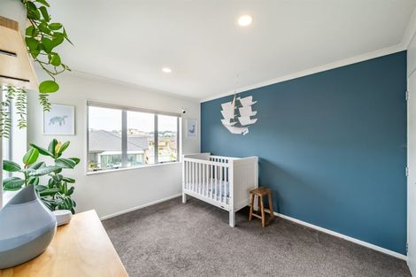 Photo of property in 31 Te Puia Drive, Aotea, Porirua, 5024