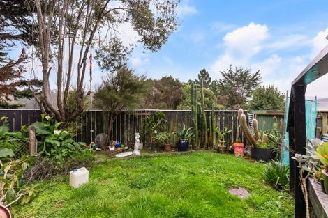 Photo of property in 4 Amundsen Grove, Stokes Valley, Lower Hutt, 5019