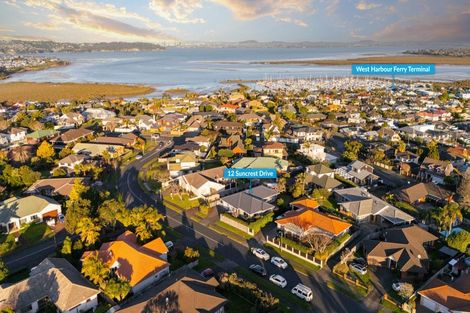 Photo of property in 12 Suncrest Drive, West Harbour, Auckland, 0618