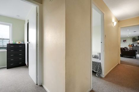 Photo of property in 1/17a Tawa Road, Te Atatu Peninsula, Auckland, 0610