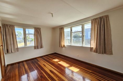 Photo of property in 15 Tawa Street, Tawa, Wellington, 5028