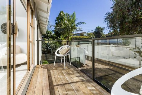 Photo of property in 1/23 Beach Road, Castor Bay, Auckland, 0620