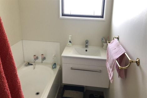 Photo of property in 2/111 Parkers Road, Tahunanui, Nelson, 7011