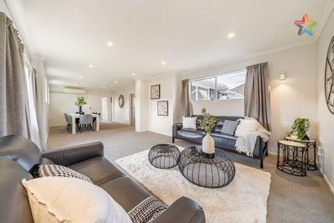 Photo of property in 1 Davis Crescent, Elderslea, Upper Hutt, 5018