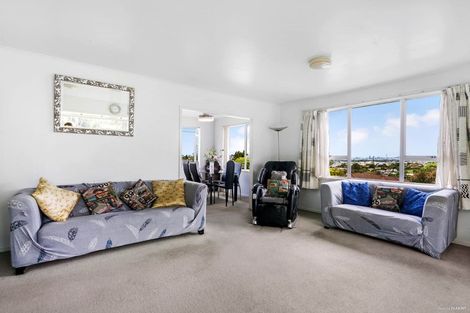 Photo of property in 3 Laurina Road, Sunnynook, Auckland, 0620