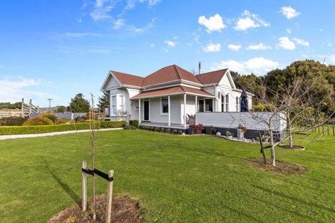 Photo of property in 458 Mountain Road, Lepperton, New Plymouth, 4373