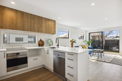 Photo of property in 67c Royal Crescent, Saint Kilda, Dunedin, 9012