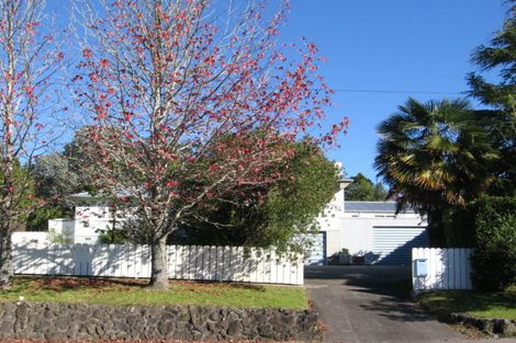 Photo of property in 62 Kaurilands Road, Titirangi, Auckland, 0604