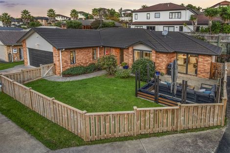 Photo of property in 24 Lomas Way, Albany, Auckland, 0632