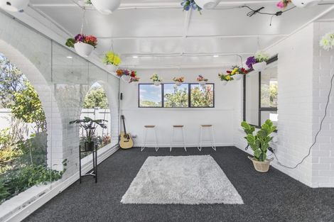 Photo of property in 27 Gilfillan Street, Blockhouse Bay, Auckland, 0600