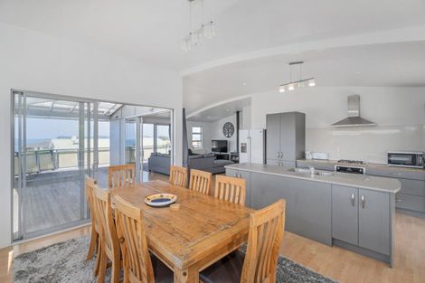 Photo of property in 112 Centennial Drive, Whitianga, 3510