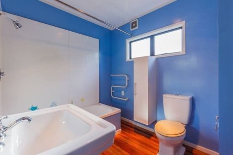 Photo of property in 28 Brandon Road, Manly, Whangaparaoa, 0930