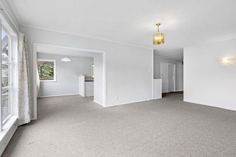 Photo of property in 16 Rotoiti Avenue, Pakuranga Heights, Auckland, 2010