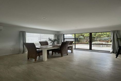 Photo of property in 2/45 Willis Road, Papakura, 2110