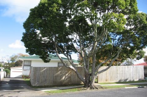 Photo of property in 11 Manapouri Place, Pakuranga Heights, Auckland, 2010