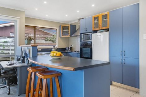 Photo of property in 4 Evelyn Place, Welbourn, New Plymouth, 4310