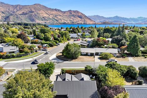 Photo of property in 22 Rata Street, Wanaka, 9305