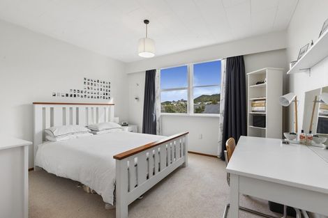 Photo of property in 1 Clematis Grove, Maungaraki, Lower Hutt, 5010