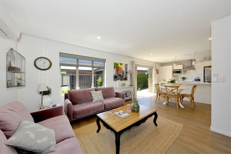 Photo of property in 2/36 Tuckers Road, Redwood, Christchurch, 8051