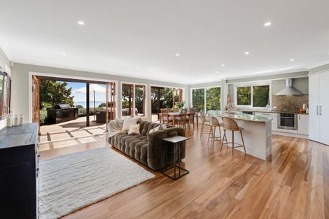 Photo of property in 188 Mellons Bay Road, Mellons Bay, Auckland, 2014