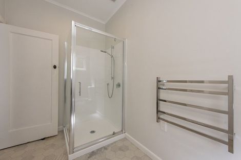 Photo of property in 1/18 Ponsonby Road, Karori, Wellington, 6012