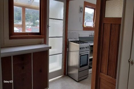 Photo of property in 5 Herald Terrace, Berhampore, Wellington, 6023