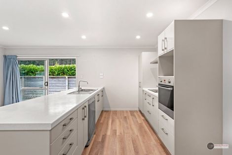 Photo of property in 73 Riverstone Drive, Riverstone Terraces, Upper Hutt, 5018