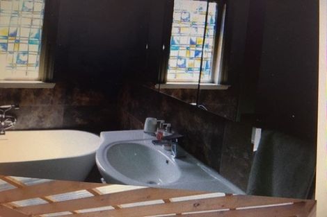 Photo of property in 7 Edge Hill, Mount Victoria, Wellington, 6011