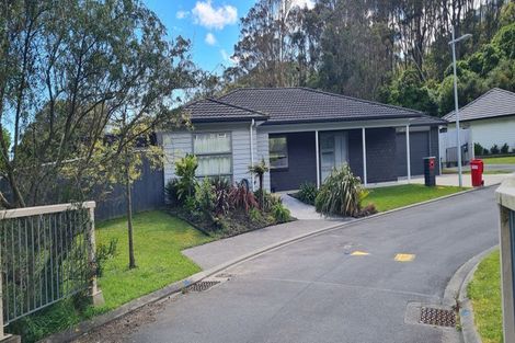 Photo of property in 2 Hull Place, Whitby, Porirua, 5024