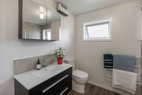 Photo of property in 64 Diana Street, Lumsden, 9730