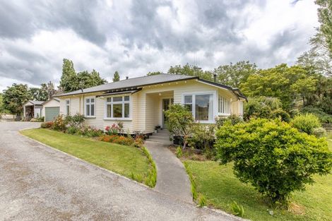 Photo of property in 36 Riverdale Road, Dannevirke, 4930