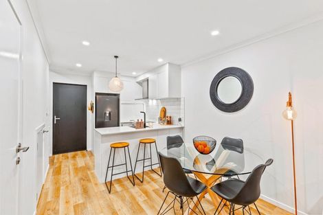 Photo of property in 32 Wharara Lane, Massey, Auckland, 0614