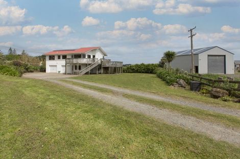 Photo of property in 106 Rehutai Road, Baylys Beach, Dargaville, 0377