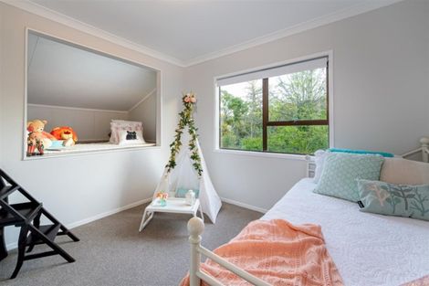 Photo of property in 8a Westbourne Road, Murrays Bay, Auckland, 0630