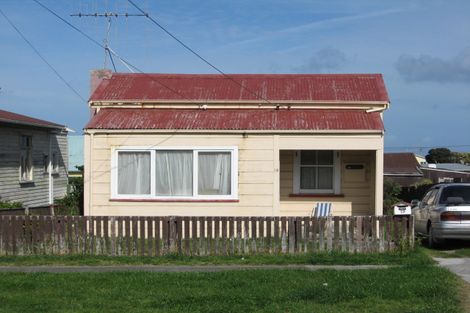 Photo of property in 19 Matai Street, Castlecliff, Whanganui, 4501
