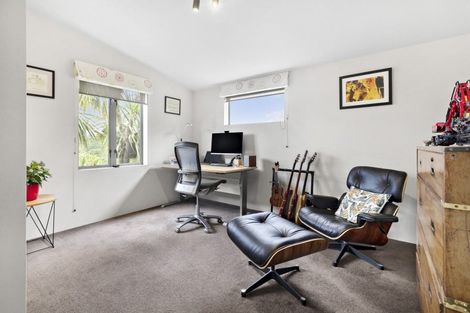 Photo of property in 31 Highbury Crescent, Highbury, Wellington, 6012