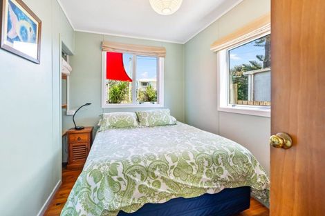 Photo of property in 10 Hall Road, Pataua North, Whangarei, 0175