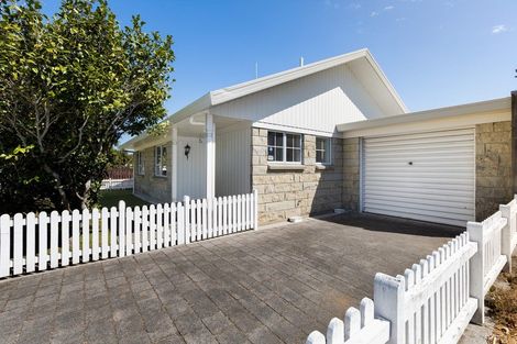 Photo of property in 54a Williams Street, Cambridge, 3434