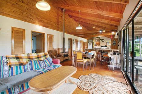 Photo of property in 83 Pipitiwai Drive, Helensville, Kaukapakapa, 0871