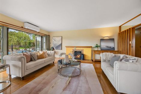 Photo of property in 11 Cheriton Road, Mellons Bay, Auckland, 2014