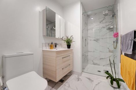 Photo of property in 3/2 Jadewynn Drive, Massey, Auckland, 0614