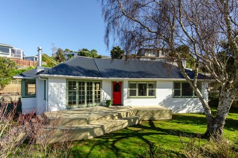 Photo of property in 36 Redwood Avenue, Tawa, Wellington, 5028