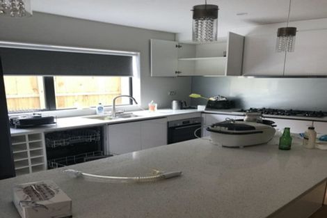 Photo of property in 98 Cardiff Road, Pakuranga, Auckland, 2010