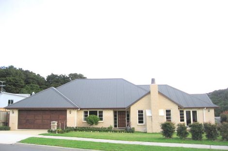 Photo of property in 2 Nita Place, The Gardens, Auckland, 2105