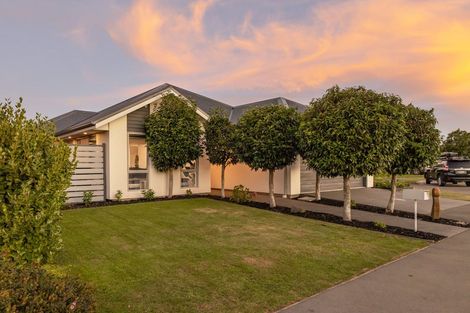 Photo of property in 11 Whitau Place, Marshland, Christchurch, 8083