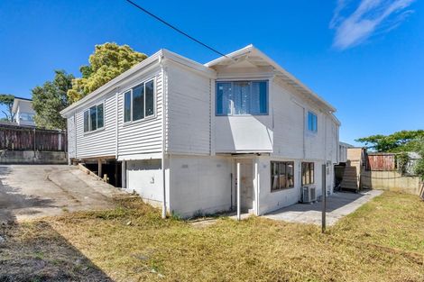 Photo of property in 244b Great North Road, Henderson, Auckland, 0612