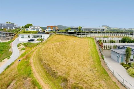 Photo of property in 2 Ranginui Loop Road, Welcome Bay, Tauranga, 3175
