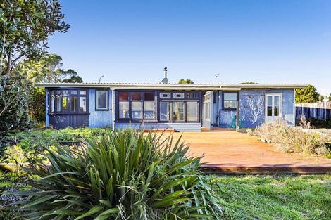Photo of property in 2 Wilson Road, Opunake, 4616